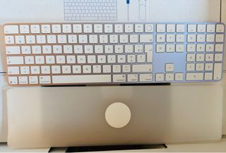 Teclado Apple Magic con Touch ID y Numérico purple