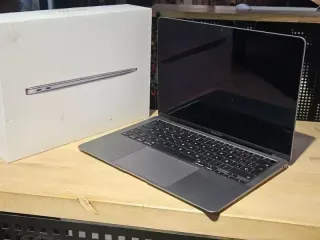 MACBOOK AIR 2020 13" M1 8GB 256GB (107 CICLOS)