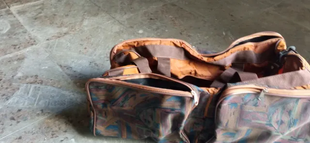 Macuto de viaje con 3 bolsillos,60x35ctm