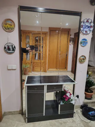 Mueble recibidor con espejo