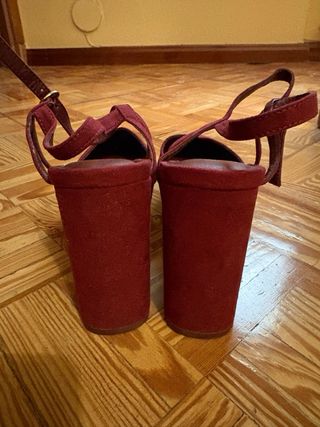 Zapato tacón granate plataforma