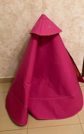 Capote de torero rosa