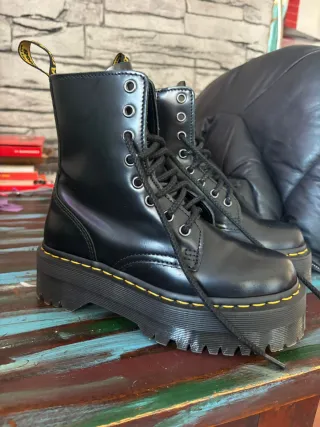 Dr.martens Número 36 nuevas de cuero negras , mate