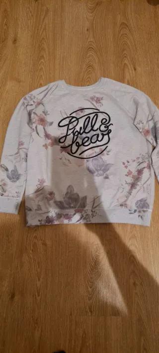 Sudadera floral gris y rosa