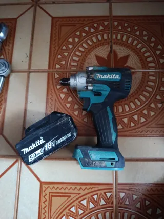 Pistola de impacto Makita 18V