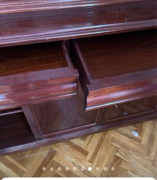 Vitrina de caoba maciza con puertas de cristal