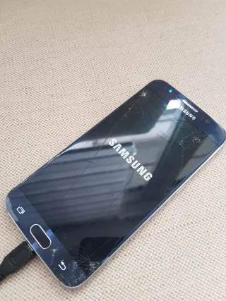 Teléfono móvil Samsung Galaxy S6.