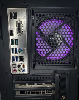 PC Gaming Fantech con RGB