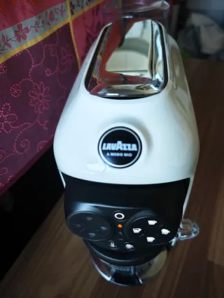 Cafetera Lavazza Desea + Cápsulas