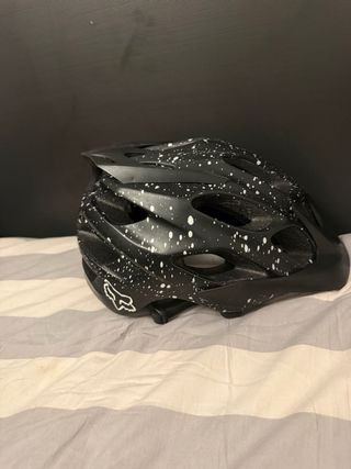 Casco MTB Fox Negro con Diseño Salpicado