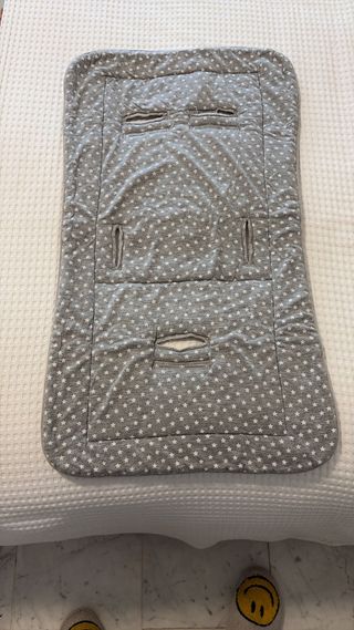 Funda universal para cochecito gris estrellas