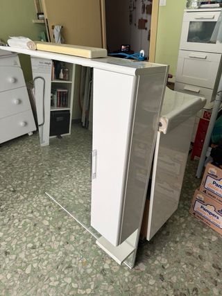 Vendo mobile bagno diviso in due parti.