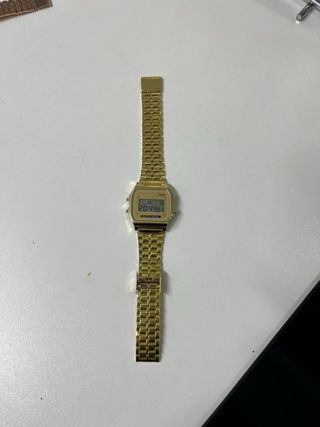 Reloj Dorado