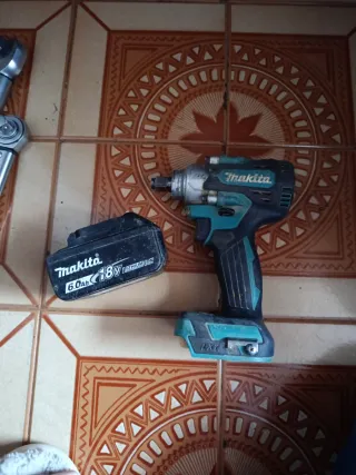 Pistola de impacto Makita 18V