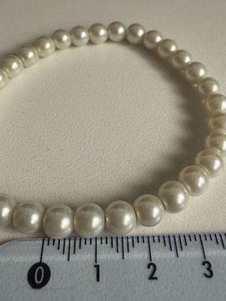 Pulsera de perlas blanca elástica – Nueva sin uso