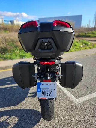 YAMAHA TRACER 9 GT Negra