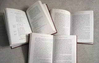 3 libros biblioteca Premios nobel