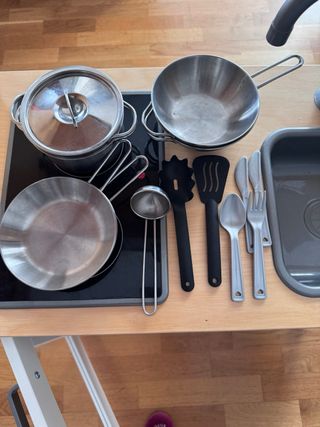 Cocinita de juguete con accesorios