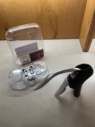 Apribottiglie vino elegante.