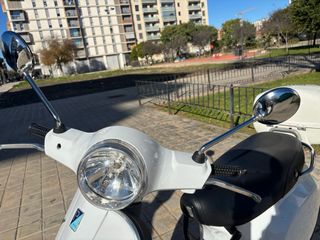 Vespa LX50 2T Blanca