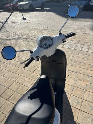 Vespa LX50 2T Blanca