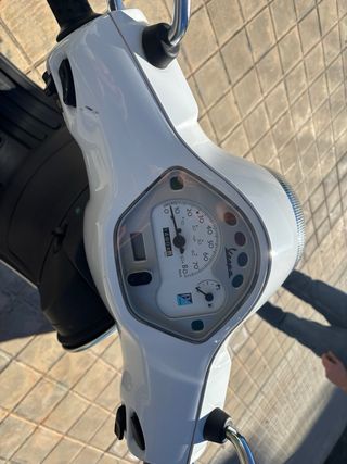 Vespa LX50 2T Blanca