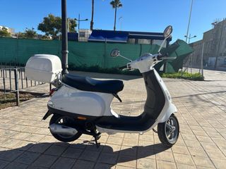 Vespa LX50 2T Blanca
