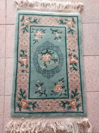 2 Alfombras en perfecto estado Medidas : 61 x 92