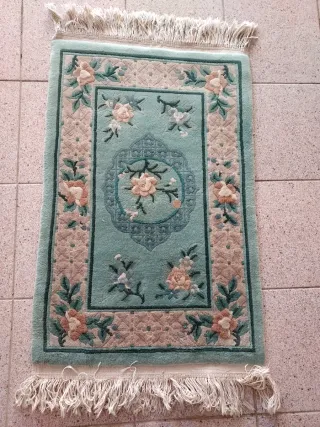 2 Alfombras en perfecto estado Medidas : 61 x 92