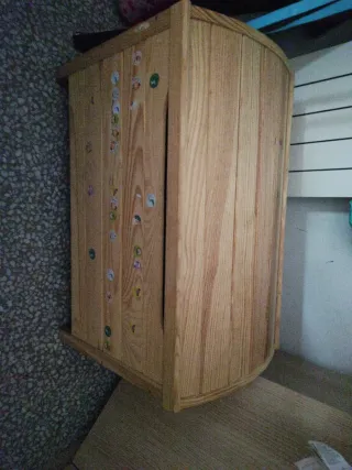 Baúl almacenaje de madera con adornos