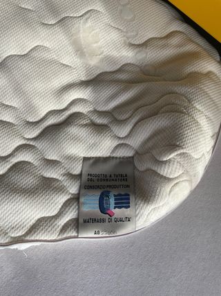 vendesi due letti singoli a scomparsa