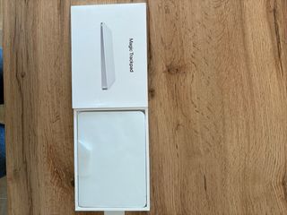 Apple Magic Trackpad 3 + soporte ergonómico