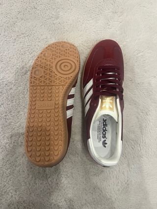 Zapatillas Adidas Samba rojo burdeos y Blancas