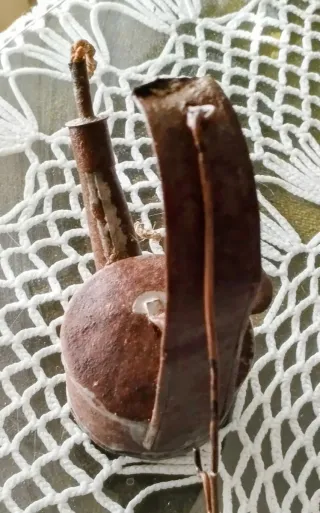 Candil antiguo de metal