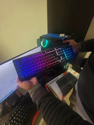 Teclado Gaming SteelSeries Apex 3 RGB