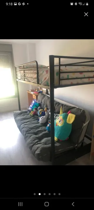 Litera metálica negra