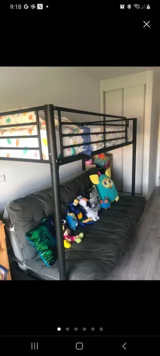 Litera metálica negra