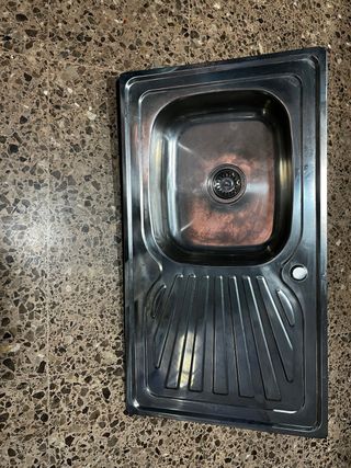 Fregadero de acero inoxidable sin usar