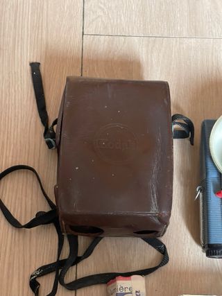 Cámara Kodak Starflash azul con funda y accesorios