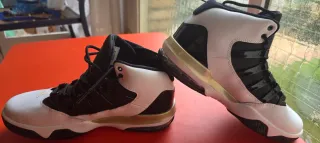 Zapatillas Jordan Max Aura Talla 41.5 nuevo