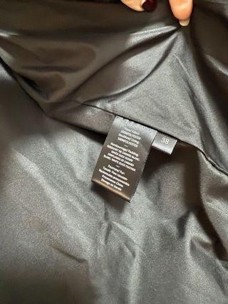 Abrigo acolchado con cuello de pelo