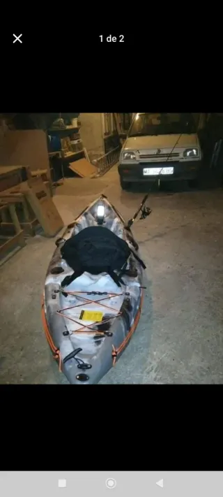 Kayak de pesca con accesorios sonda instalada