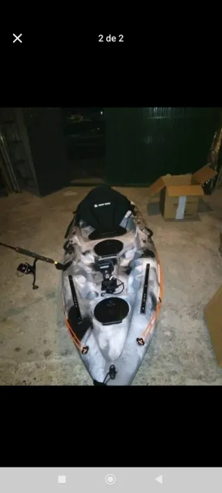 Kayak de pesca con accesorios sonda instalada
