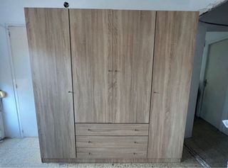 Armario de madera