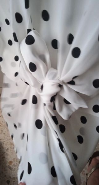 Blusa lunares blanca y negra