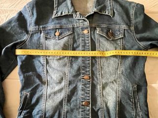 Cazadora vaquera con puño floral