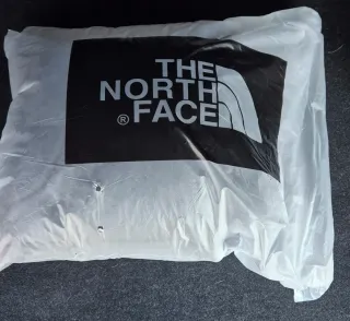 Plumas The North Face Negra La talla es más S