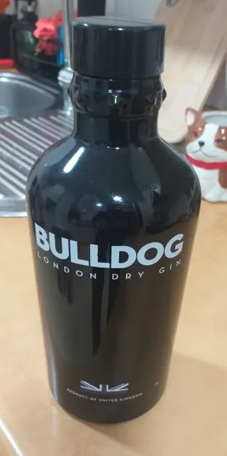 Botella Bulldog London Dry Gin vacía