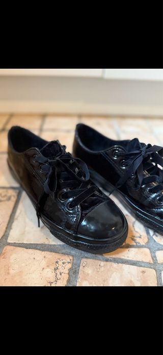 Scarpe basse nere lucide