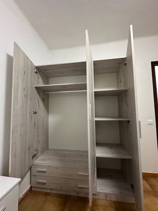 Armario de madera